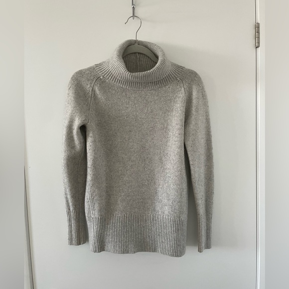 Aritzia Cashmere Sweater - Picture 1 of 3
